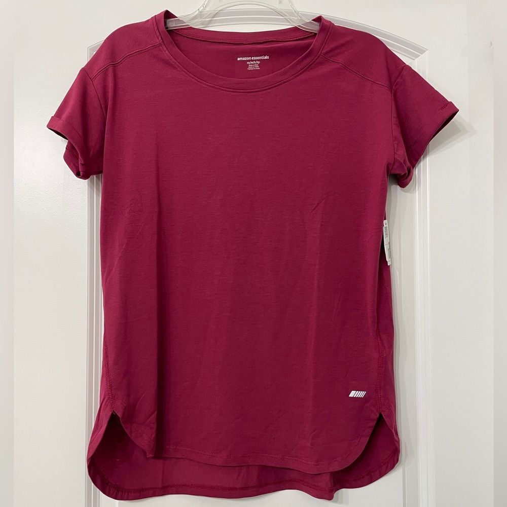 NWT Magenta Amazon Essentials XS Studio Relaxed-Fit Lightweight Crewneck T-Shirt
